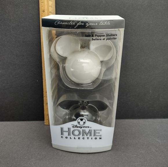 Disney Home Collection Mickey Salt & Pepper Shakers NWT - Picture 1 of 8